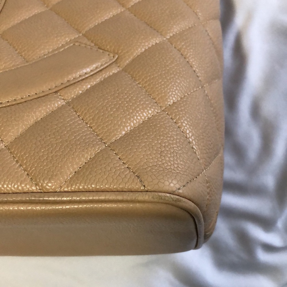 Vintage Chanel Beige Classic Medallion Quilted Caviar Tote Bag - Picture 13 of 15